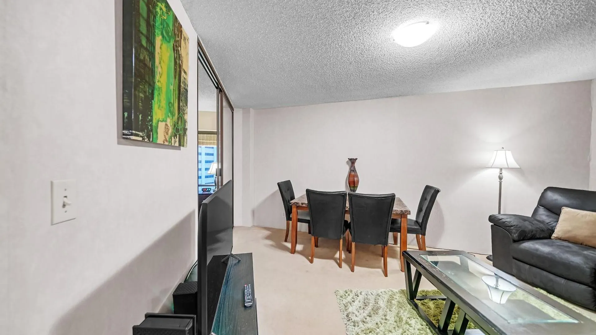 Chic Dt Honolulu Executive Condo Condo